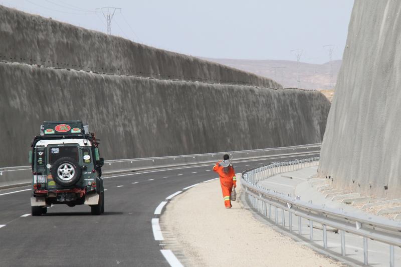 Sur la nouvelle autoroute qui relie Marrakech à Agadir... ça change la vie !